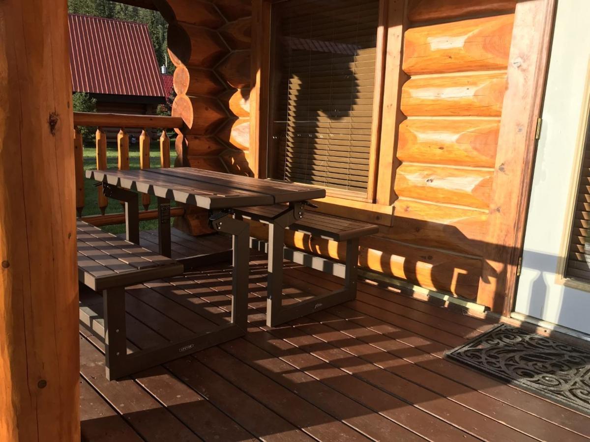 Yoho Chalets Villa Golden Kültér fotó