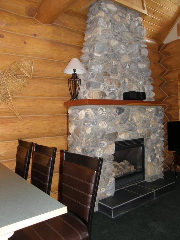 Yoho Chalets Villa Golden Szoba fotó