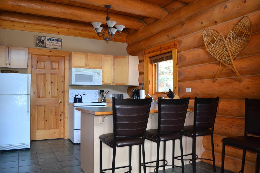 Yoho Chalets Villa Golden Kültér fotó