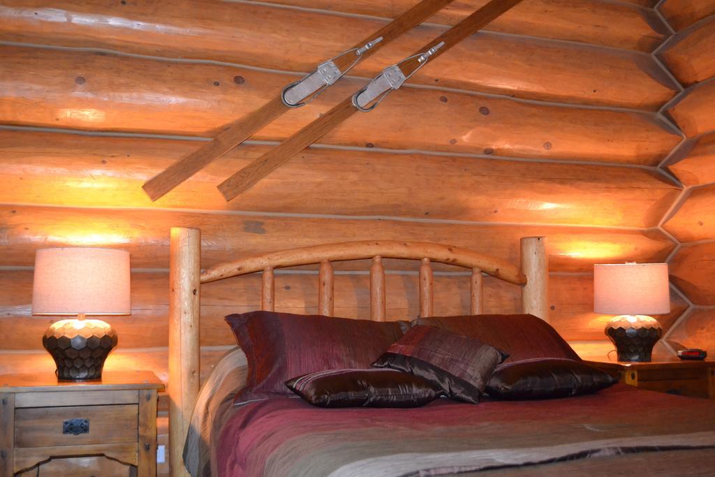 Yoho Chalets Villa Golden Kültér fotó